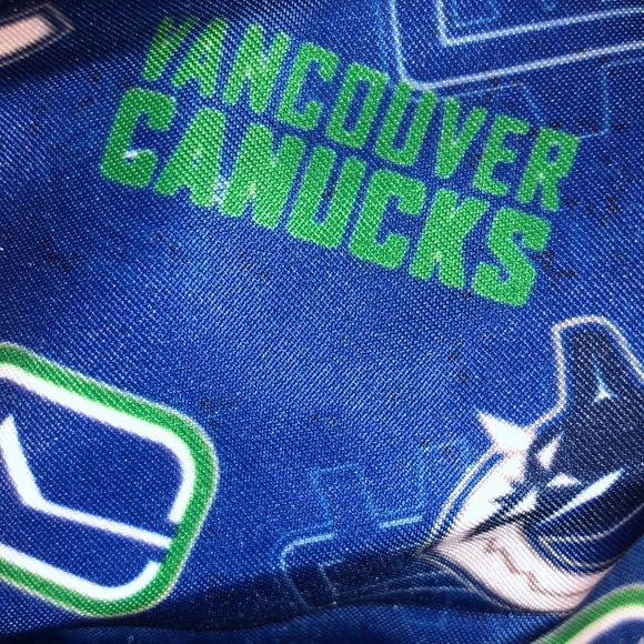 Vancoover Canucks Facemasks - Picture 6 of 7